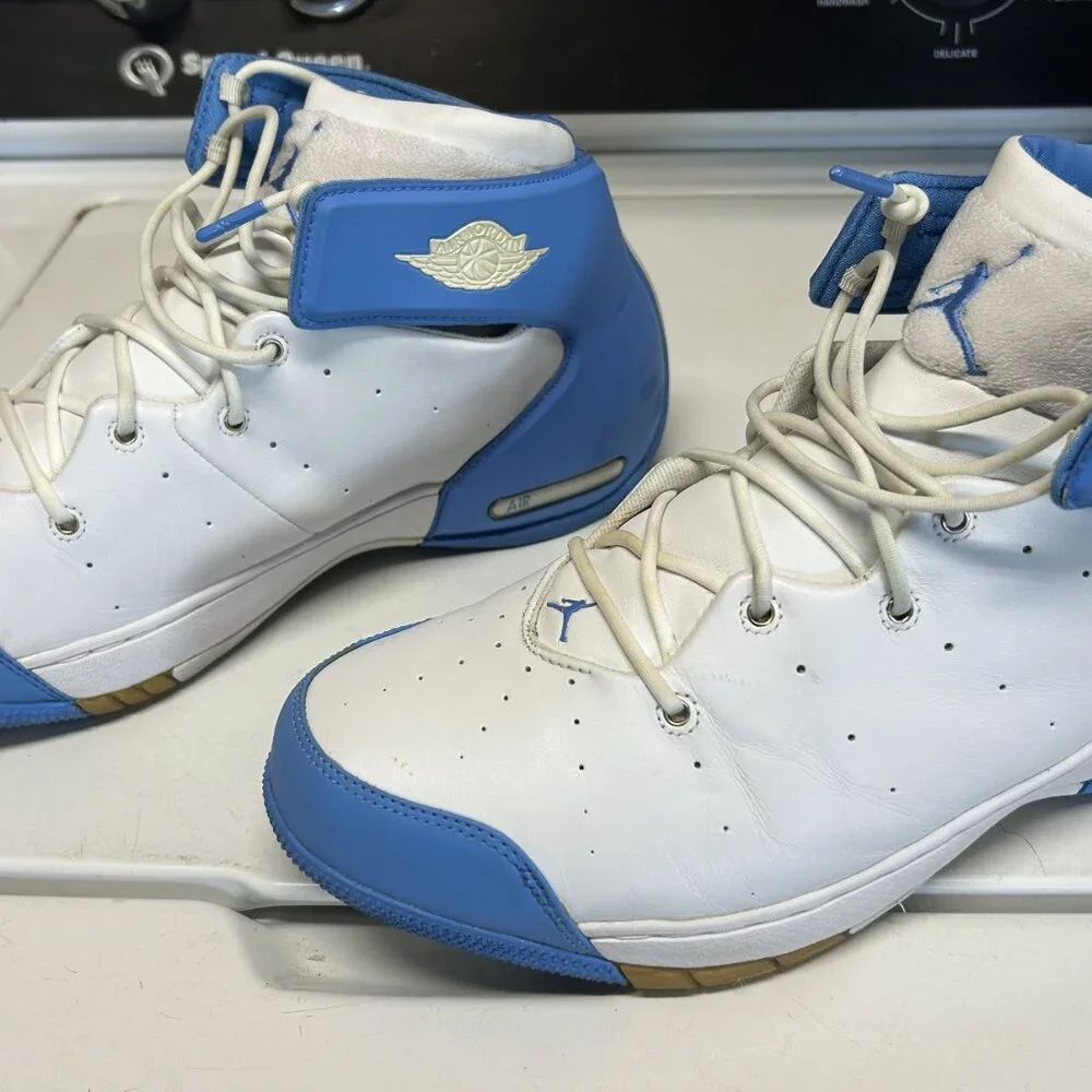 Air Jordan Carmelo - Picture 2 of 6